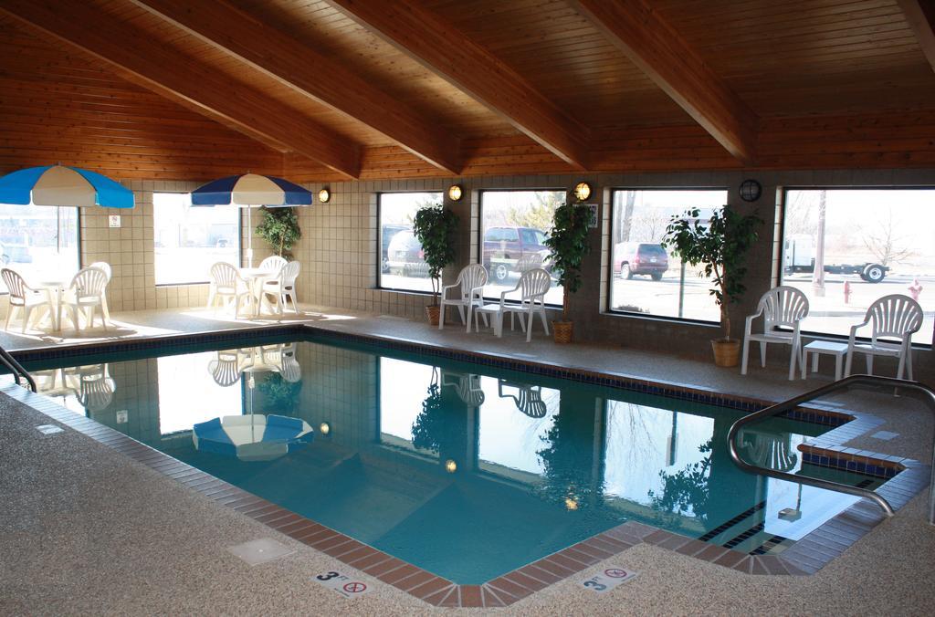 Americinn By Wyndham Rogers Екстер'єр фото