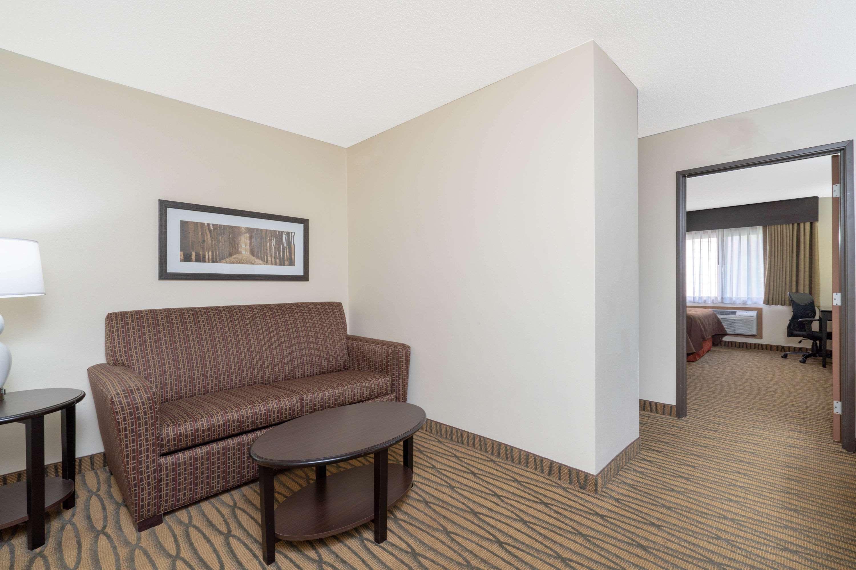 Americinn By Wyndham Rogers Екстер'єр фото