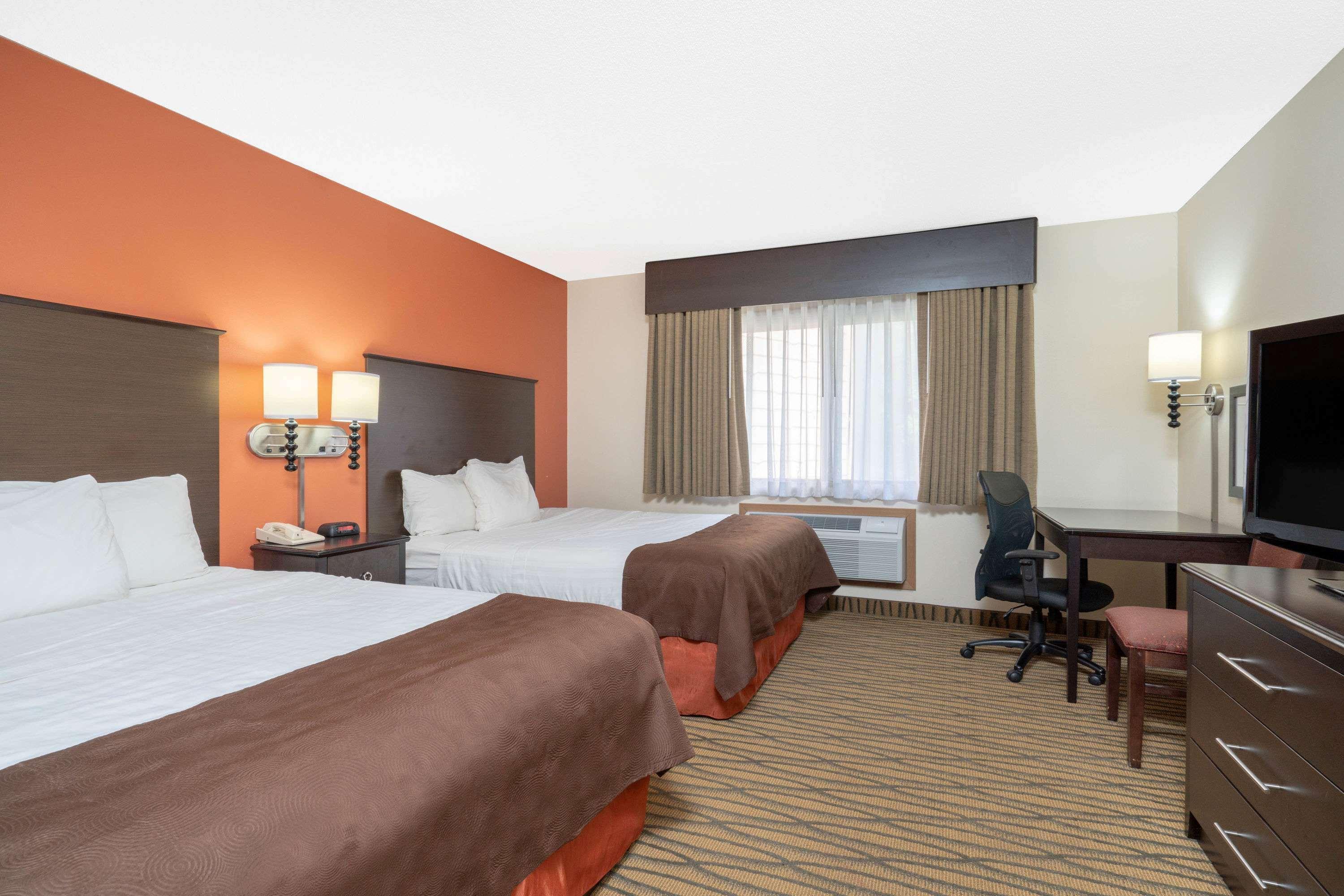 Americinn By Wyndham Rogers Екстер'єр фото