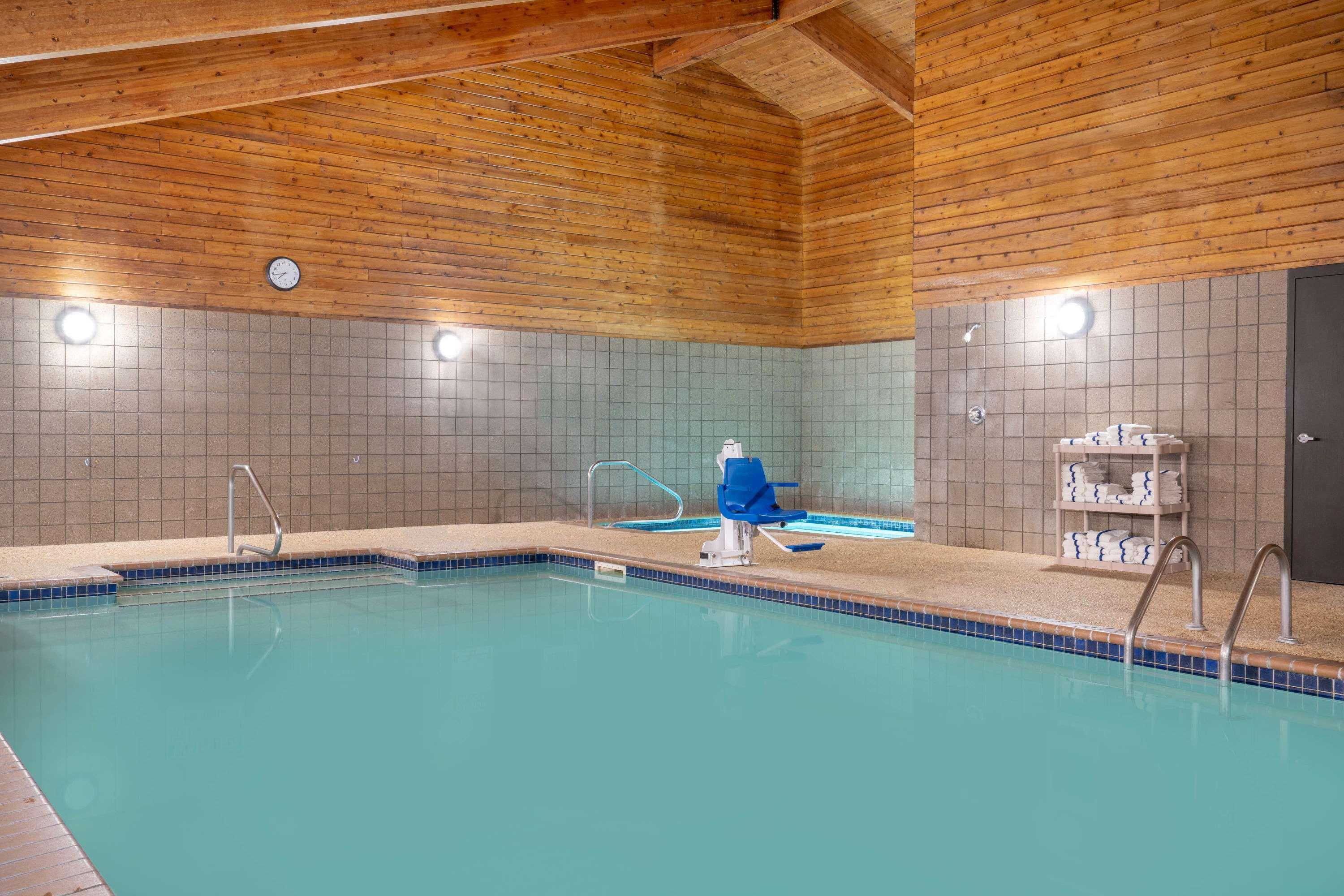 Americinn By Wyndham Rogers Екстер'єр фото